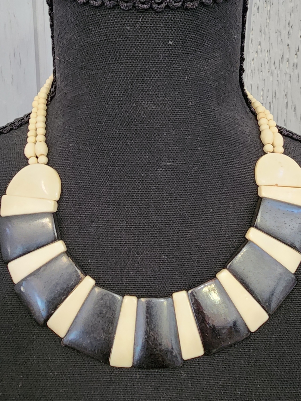 Vintage Tribal Statement Necklace Black Cream Bone Look Bib Collar 17"
